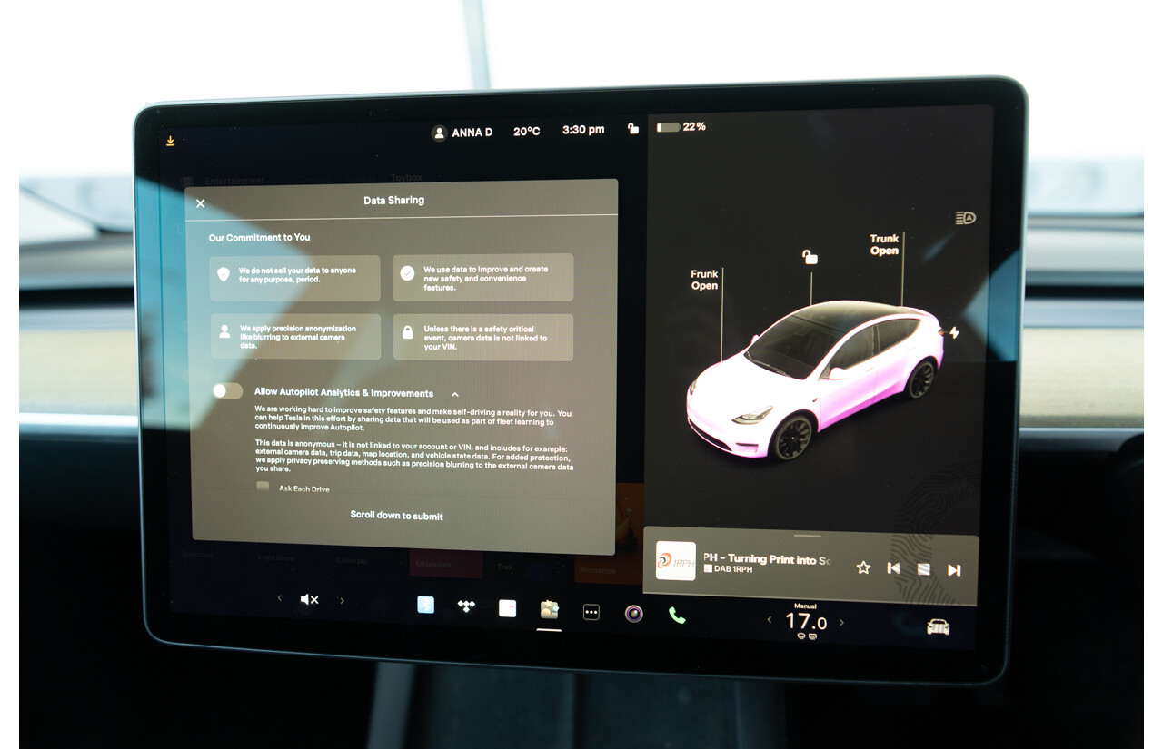 07/2023 Tesla Model Y Rear Wheel Drive 4d Wagon Solid Black Dedicated Electric EV 220kw