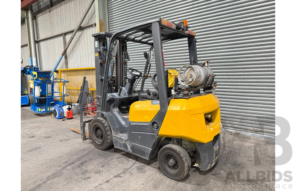 LIUGONG CLG2025G 2.5T LPG Forklift with Container Mast FSV