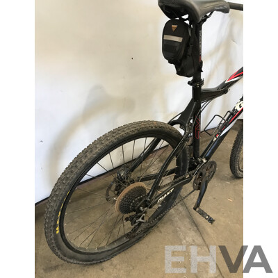 Giant Alias 16 Speed Mountain Bike