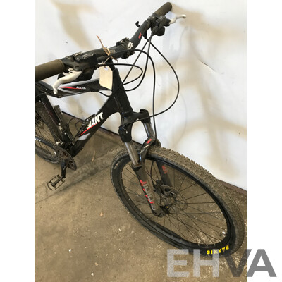 Giant Alias 16 Speed Mountain Bike