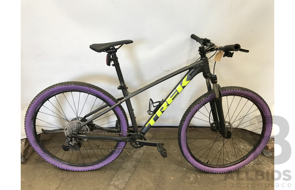 Trek Marlin 6 9 Speed Mountain Bike