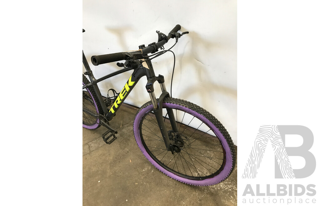 Trek Marlin 6 9 Speed Mountain Bike