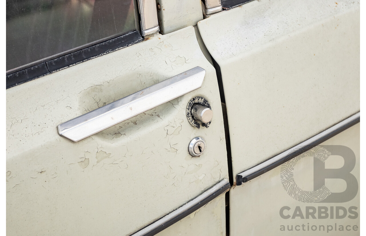 8/1971 Renault 16 TS  5d Hatch Beige 1.6L