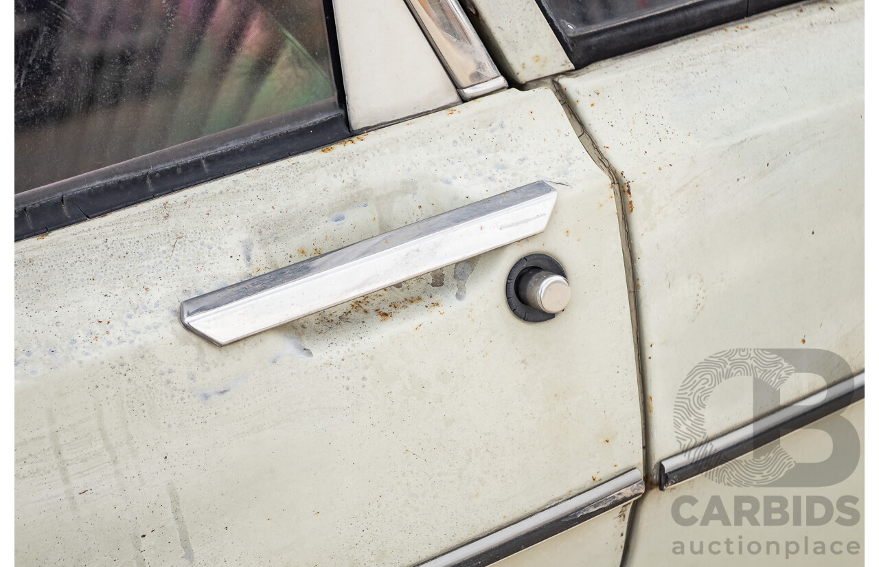 8/1971 Renault 16 TS  5d Hatch Beige 1.6L