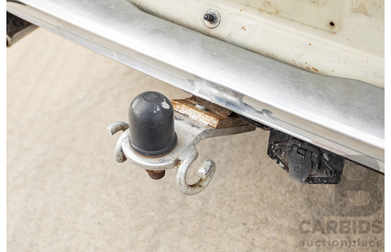 8/1971 Renault 16 TS  5d Hatch Beige 1.6L