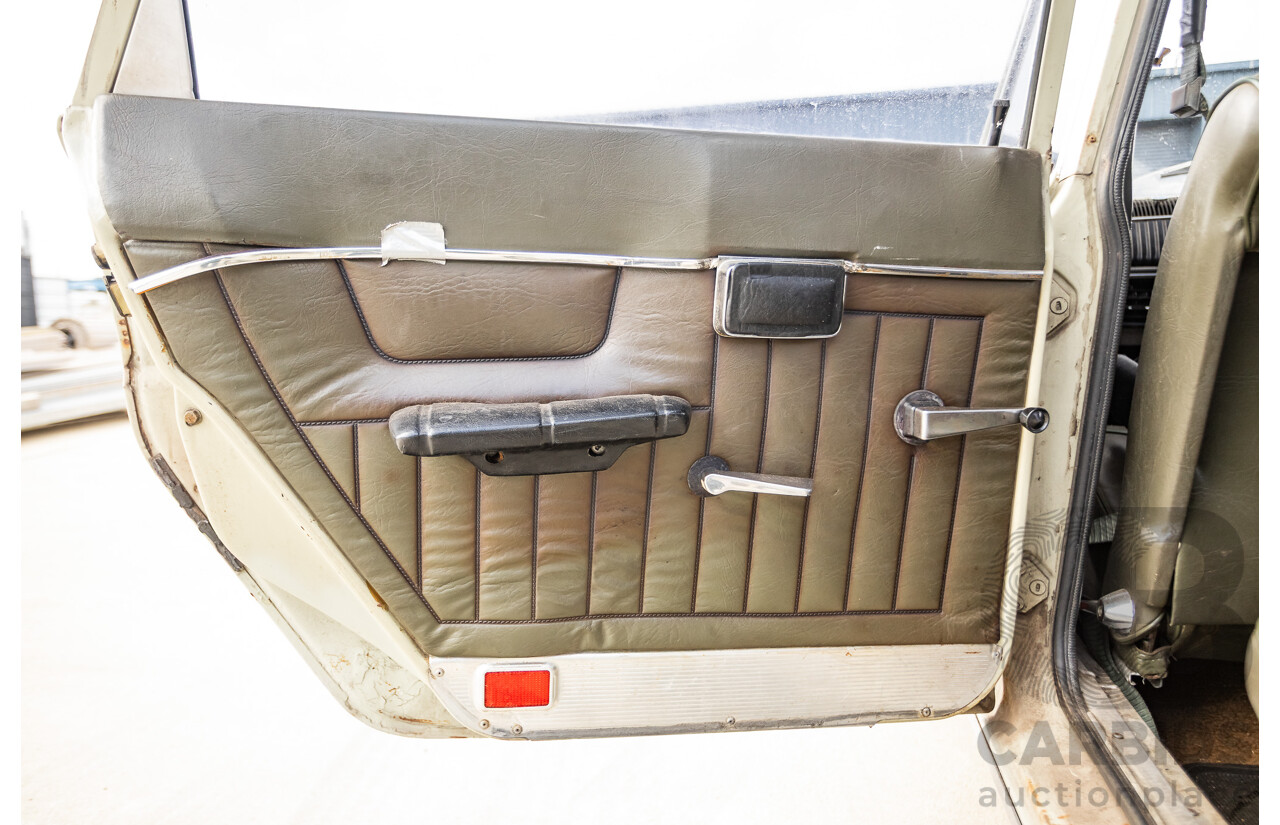 8/1971 Renault 16 TS  5d Hatch Beige 1.6L