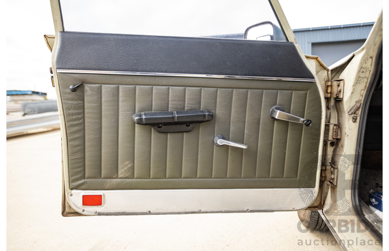 8/1971 Renault 16 TS  5d Hatch Beige 1.6L