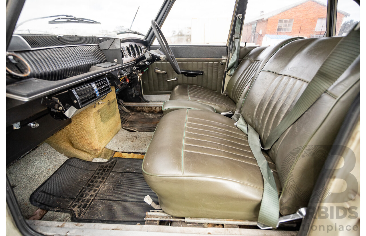 8/1971 Renault 16 TS  5d Hatch Beige 1.6L