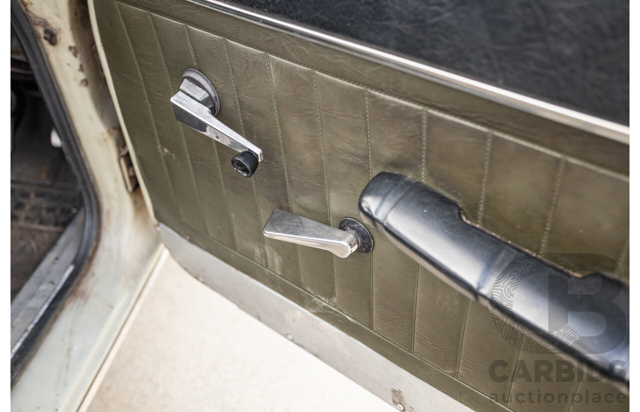 8/1971 Renault 16 TS  5d Hatch Beige 1.6L