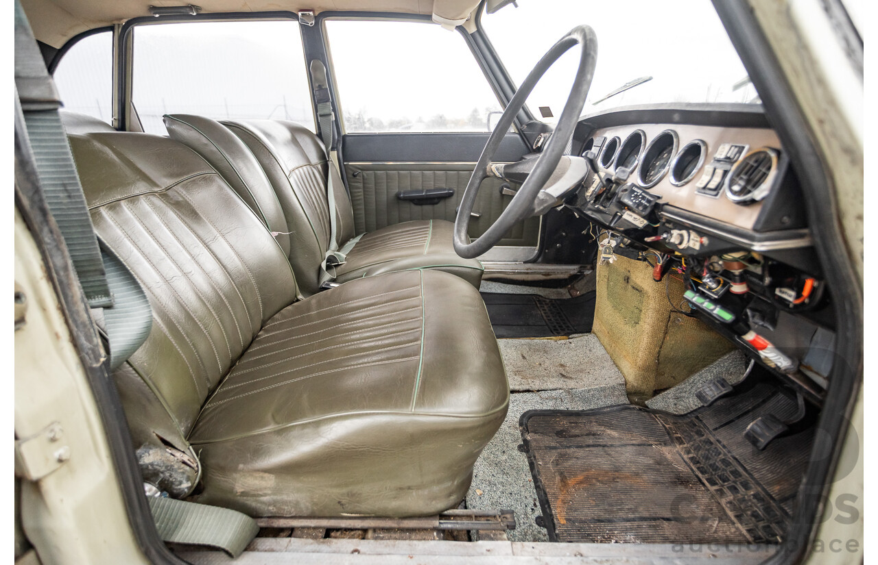 8/1971 Renault 16 TS  5d Hatch Beige 1.6L