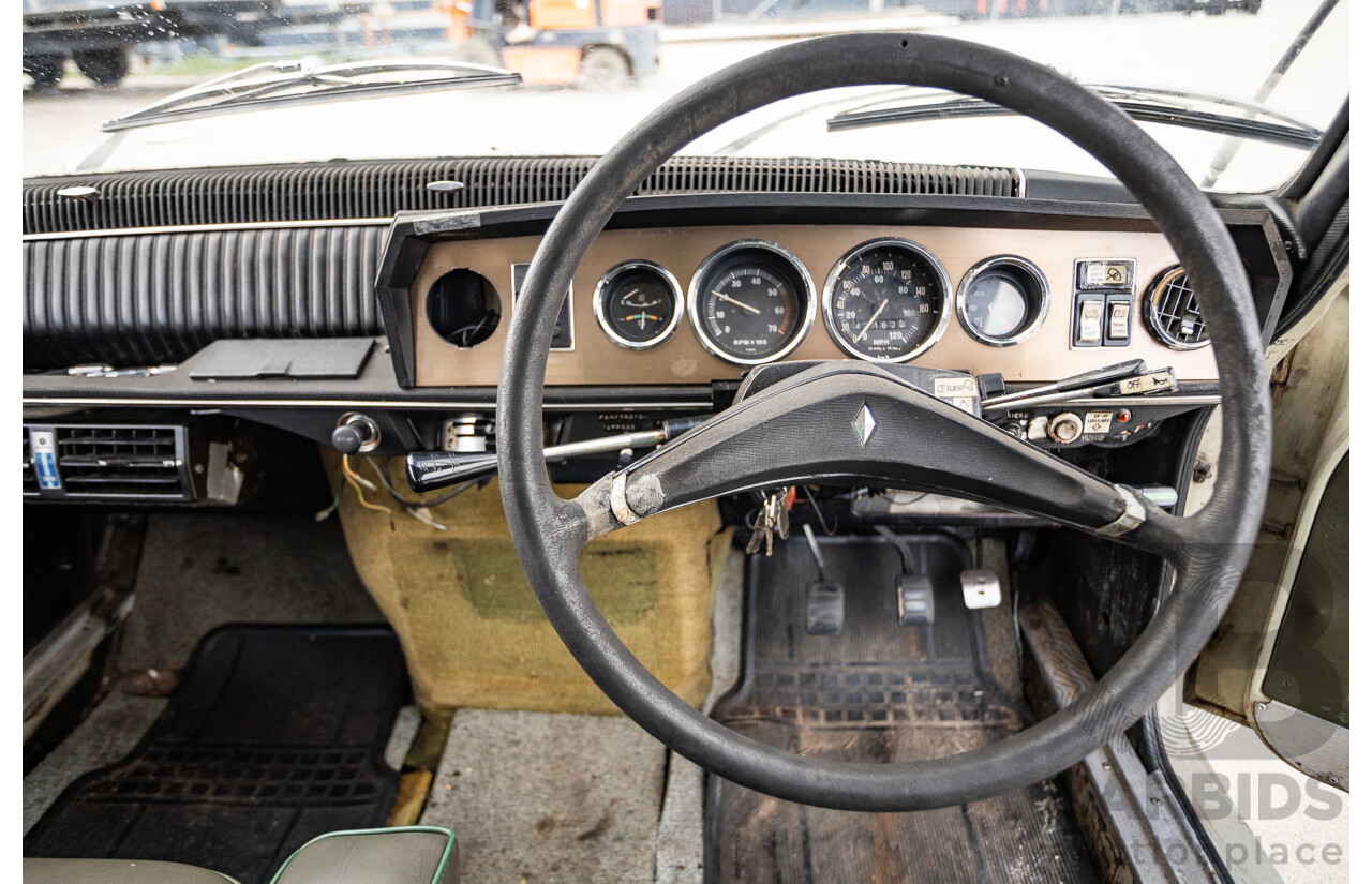 8/1971 Renault 16 TS  5d Hatch Beige 1.6L