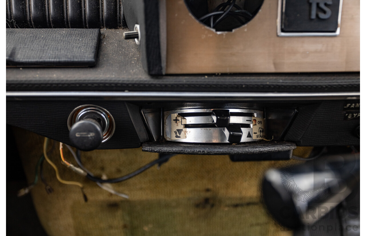 8/1971 Renault 16 TS  5d Hatch Beige 1.6L