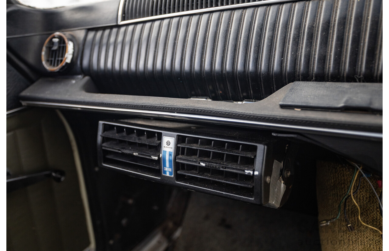 8/1971 Renault 16 TS  5d Hatch Beige 1.6L