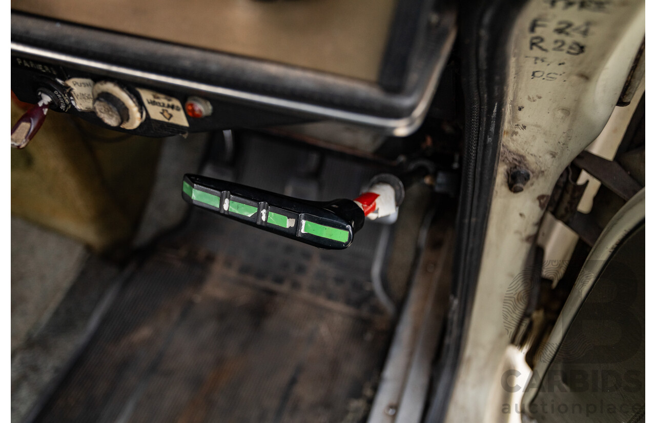 8/1971 Renault 16 TS  5d Hatch Beige 1.6L