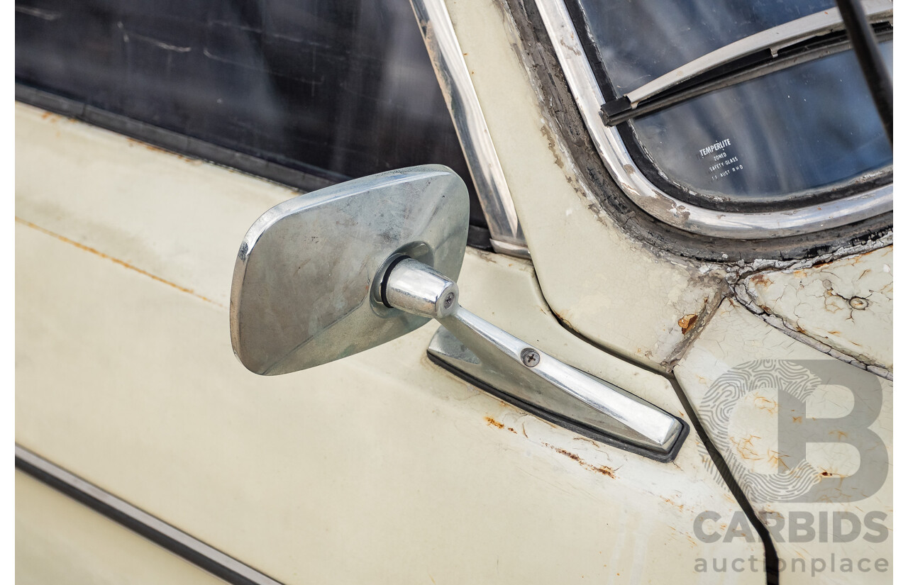 8/1971 Renault 16 TS  5d Hatch Beige 1.6L