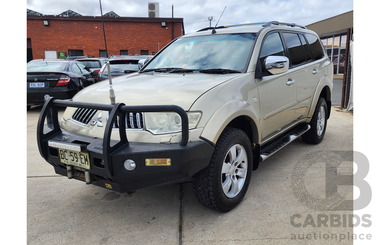 9/2010 Mitsubishi Challenger XLS (7 Seat) (4x4) PB MY11 4d Wagon Silver/Gold 2.5L