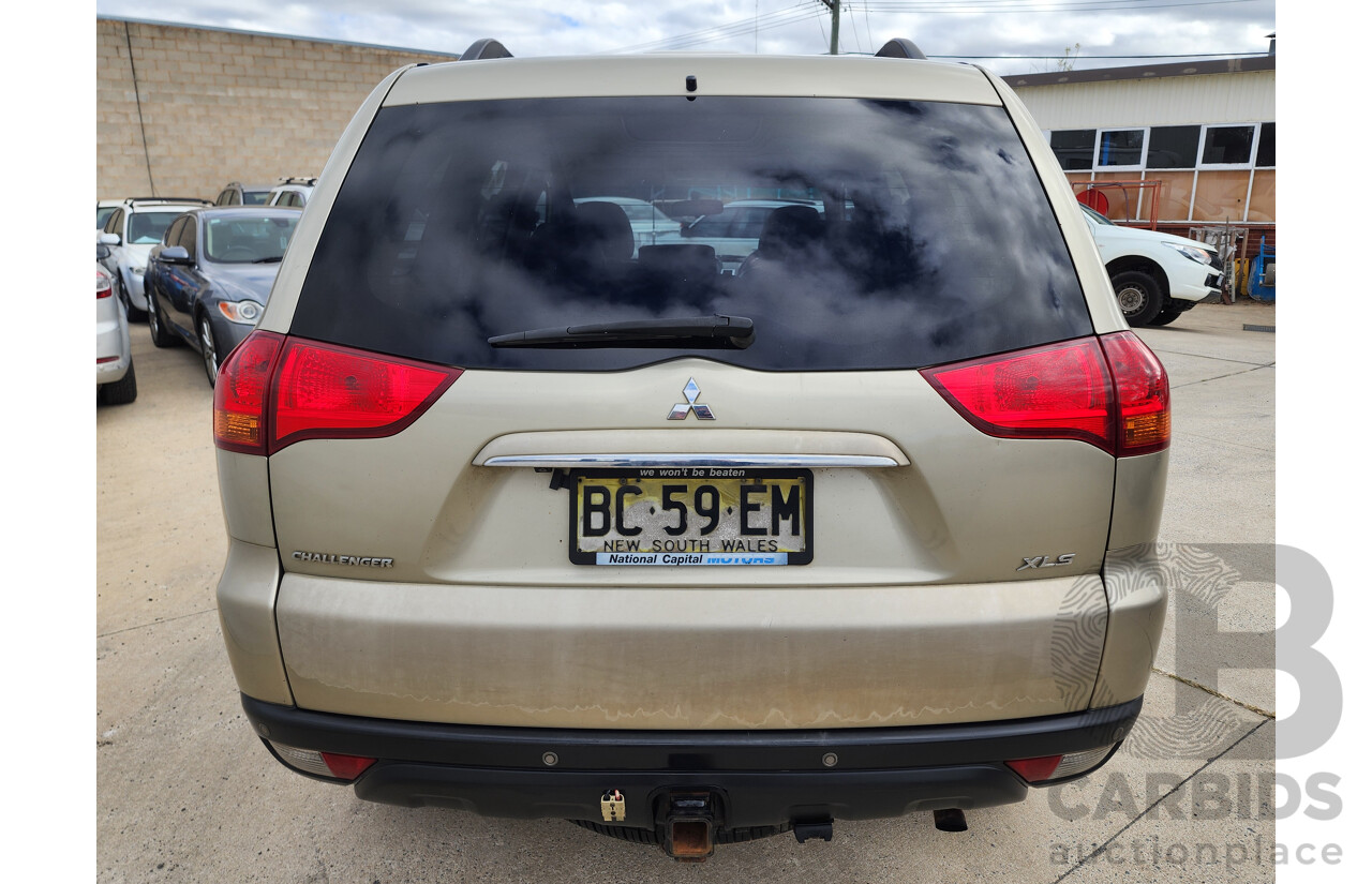 9/2010 Mitsubishi Challenger XLS (7 Seat) (4x4) PB MY11 4d Wagon Silver/Gold 2.5L