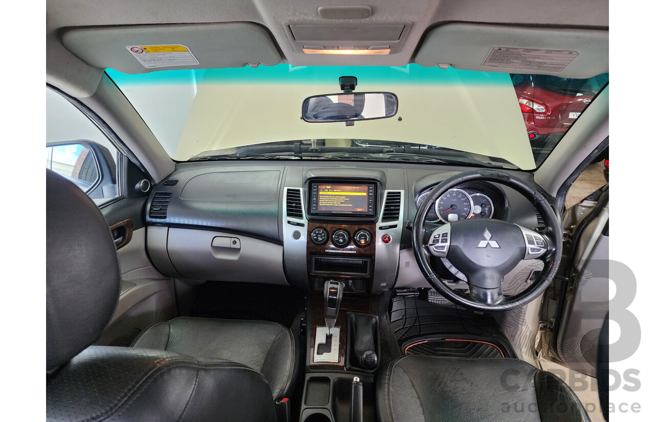 9/2010 Mitsubishi Challenger XLS (7 Seat) (4x4) PB MY11 4d Wagon Silver/Gold 2.5L