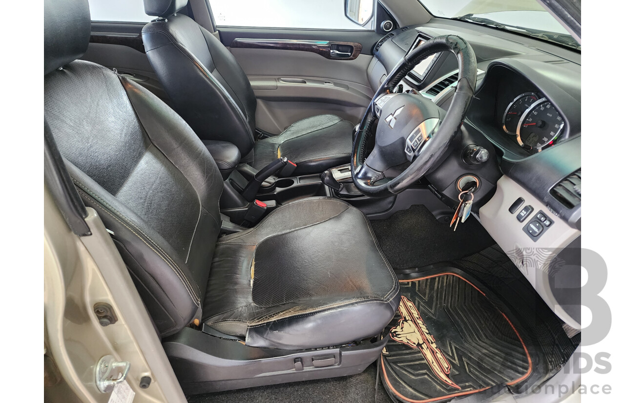 9/2010 Mitsubishi Challenger XLS (7 Seat) (4x4) PB MY11 4d Wagon Silver/Gold 2.5L