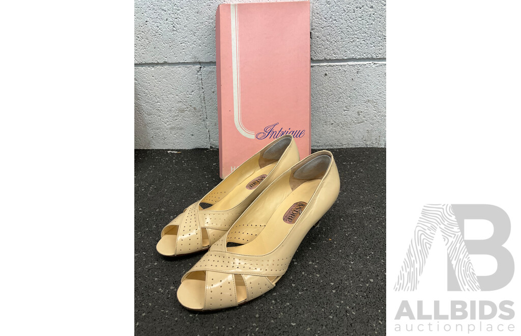 Vintage Women's Shoes Size 7 1/2 and 8