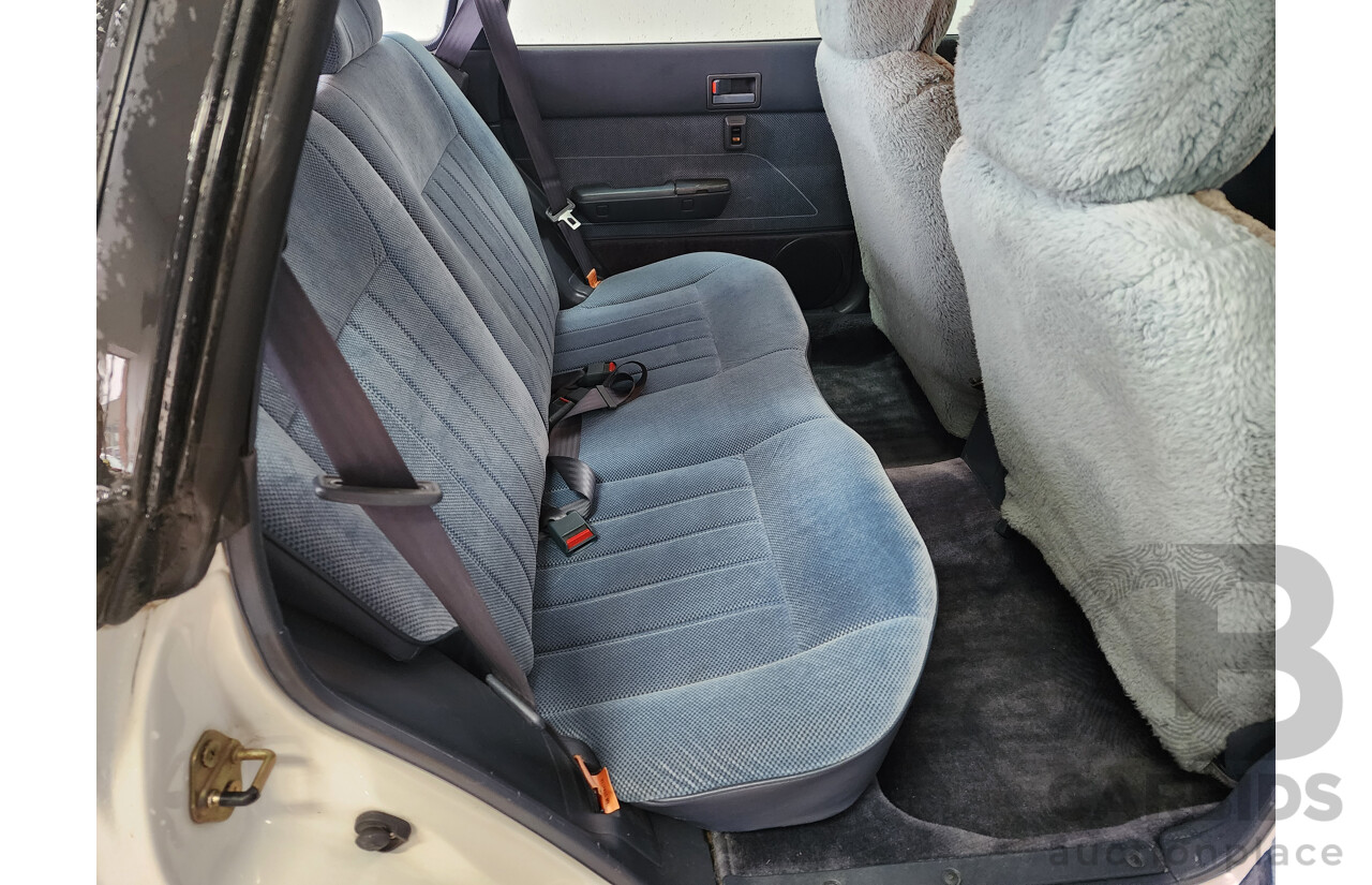 6/1989 Subaru GL Touring (4wd)  4d Wagon White 1.8L