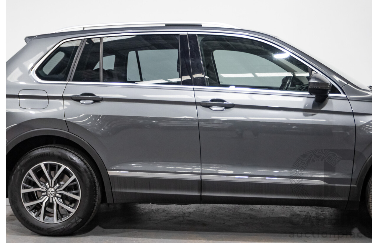 01/2017 Volkswagen Tiguan 132 TSI Comfortline (AWD) 5NA 4d Wagon Grey Metallic Turbo 2.0L