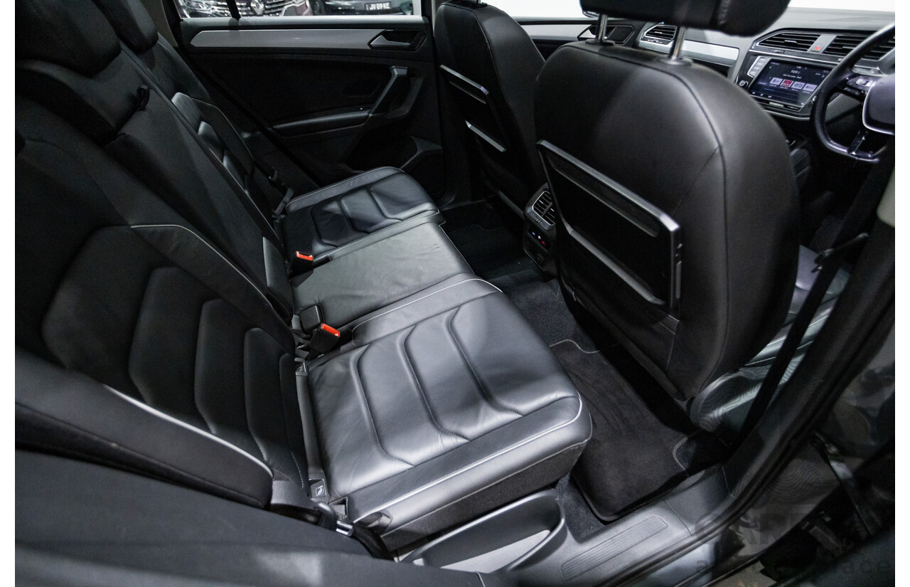 01/2017 Volkswagen Tiguan 132 TSI Comfortline (AWD) 5NA 4d Wagon Grey Metallic Turbo 2.0L