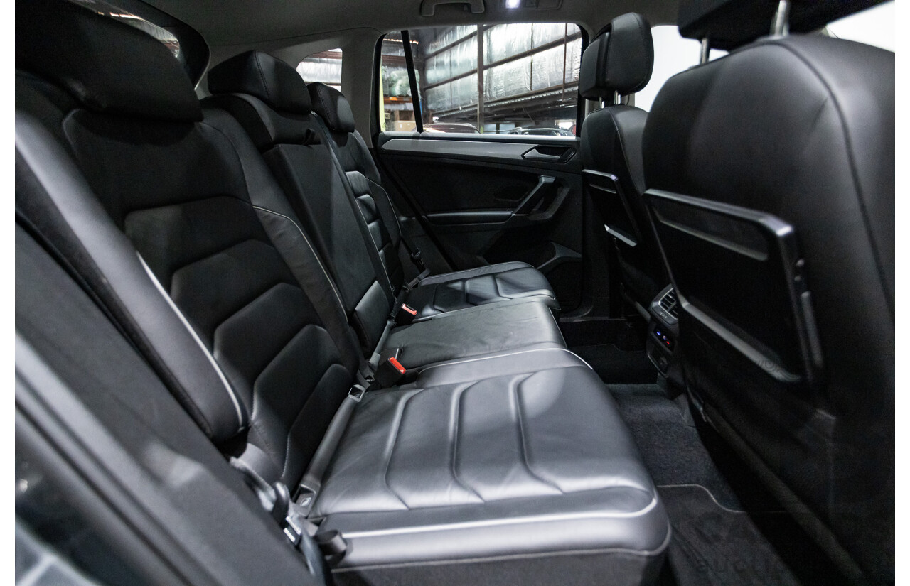 01/2017 Volkswagen Tiguan 132 TSI Comfortline (AWD) 5NA 4d Wagon Grey Metallic Turbo 2.0L