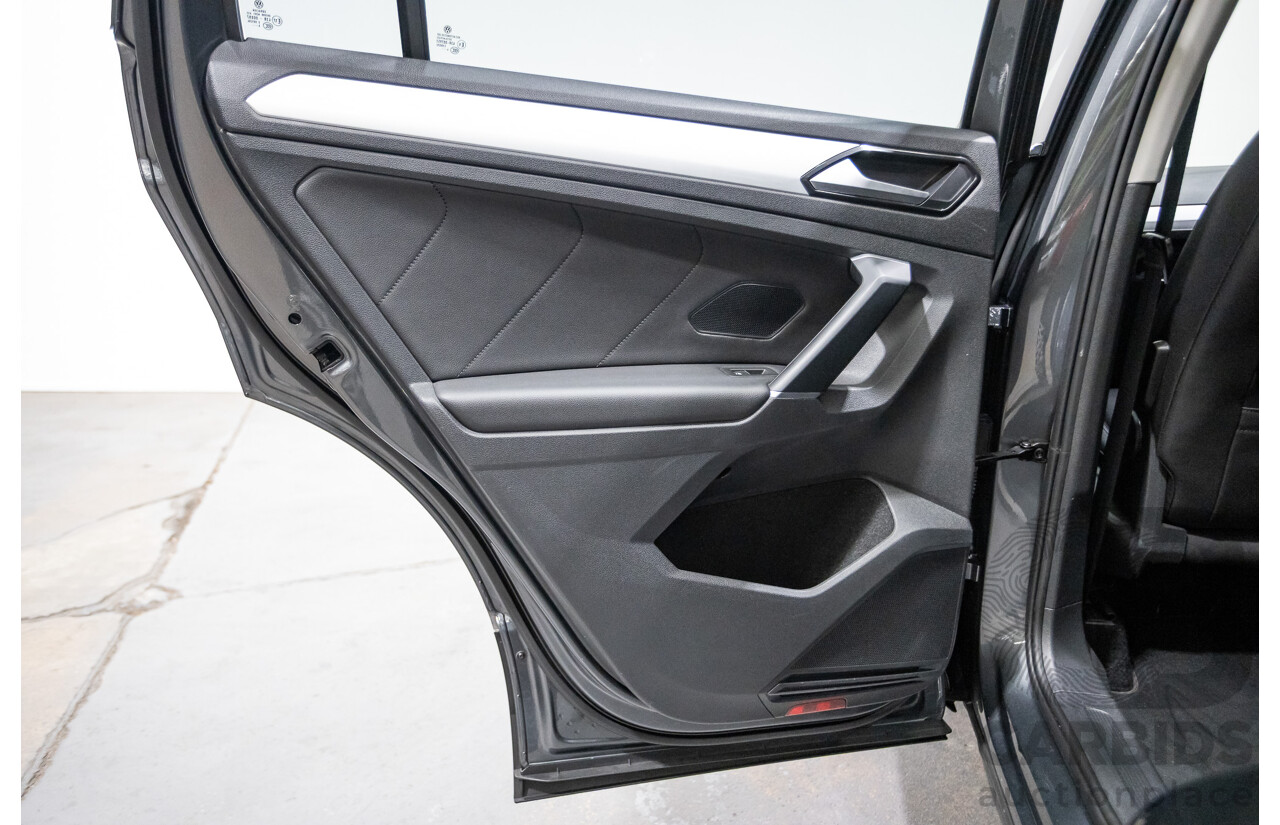 01/2017 Volkswagen Tiguan 132 TSI Comfortline (AWD) 5NA 4d Wagon Grey Metallic Turbo 2.0L