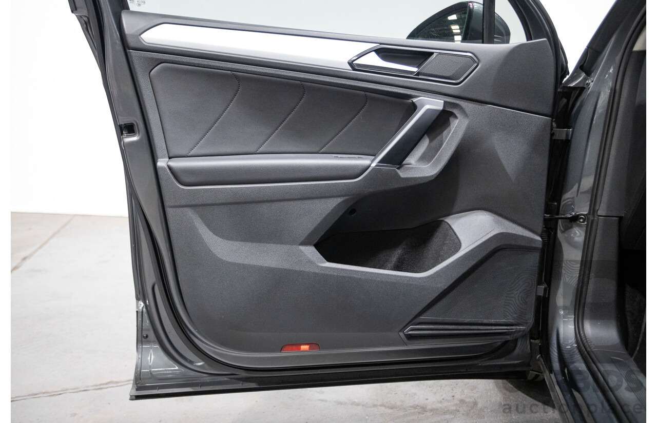 01/2017 Volkswagen Tiguan 132 TSI Comfortline (AWD) 5NA 4d Wagon Grey Metallic Turbo 2.0L