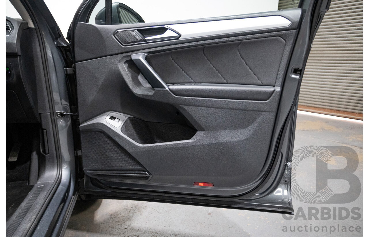 01/2017 Volkswagen Tiguan 132 TSI Comfortline (AWD) 5NA 4d Wagon Grey Metallic Turbo 2.0L