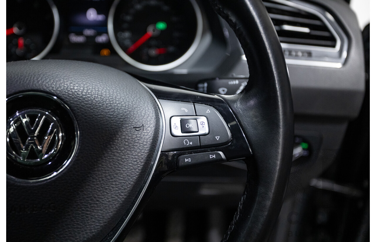 01/2017 Volkswagen Tiguan 132 TSI Comfortline (AWD) 5NA 4d Wagon Grey Metallic Turbo 2.0L