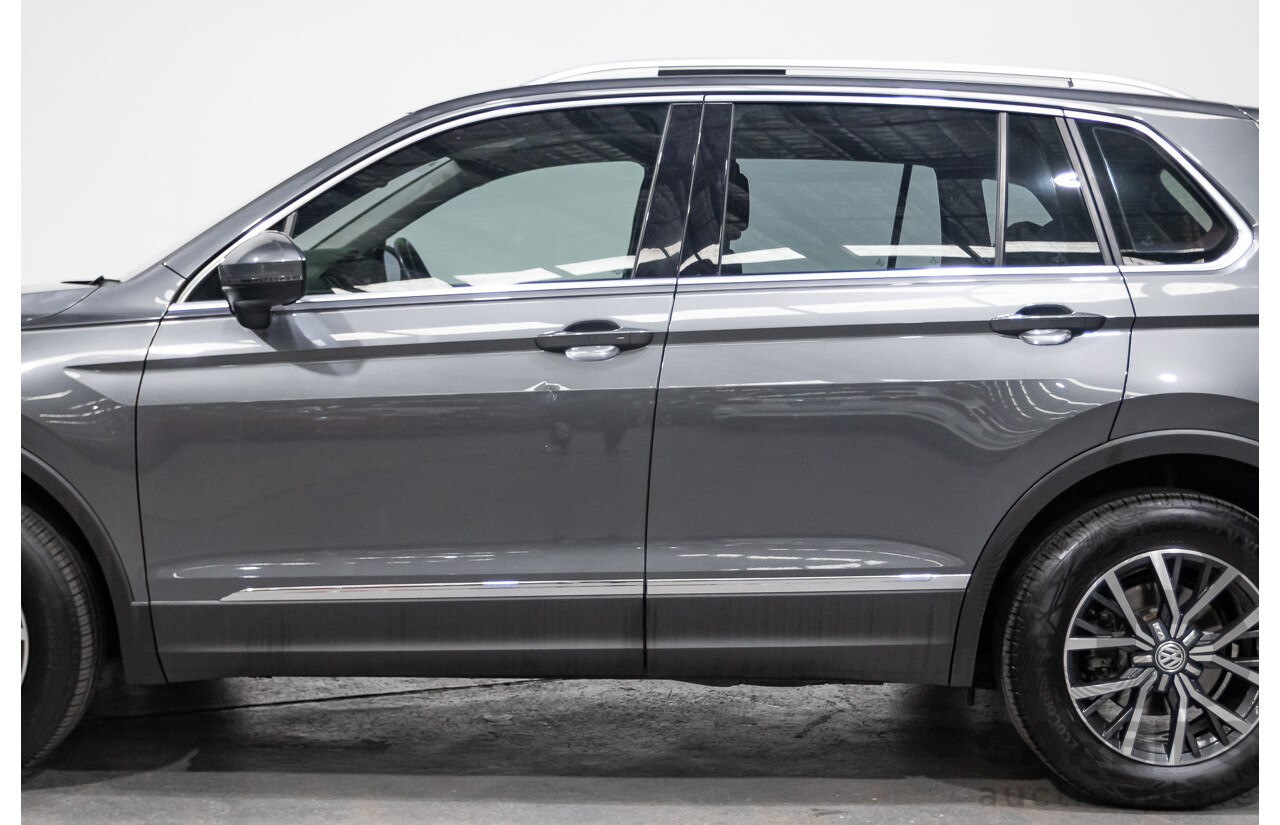 01/2017 Volkswagen Tiguan 132 TSI Comfortline (AWD) 5NA 4d Wagon Grey Metallic Turbo 2.0L