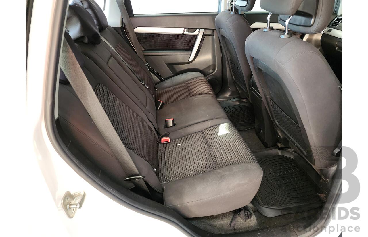 8/2016 Holden Captiva 5 (fwd) CG MY16 4d Wagon White 2.4L