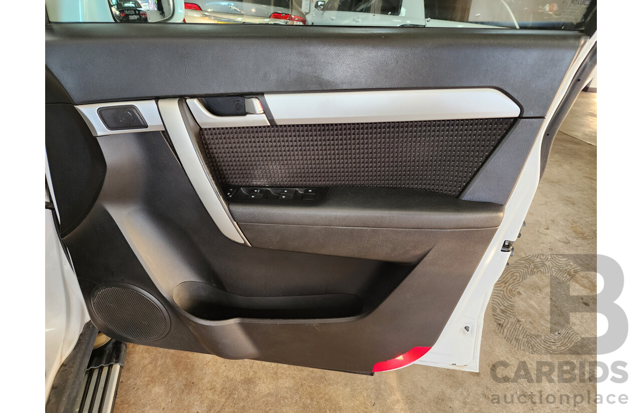 8/2016 Holden Captiva 5 (fwd) CG MY16 4d Wagon White 2.4L