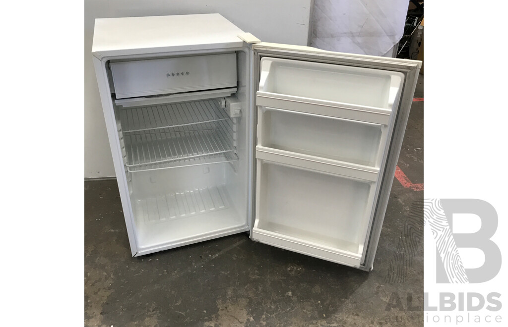 Westinghouse 144 Bar Fridge