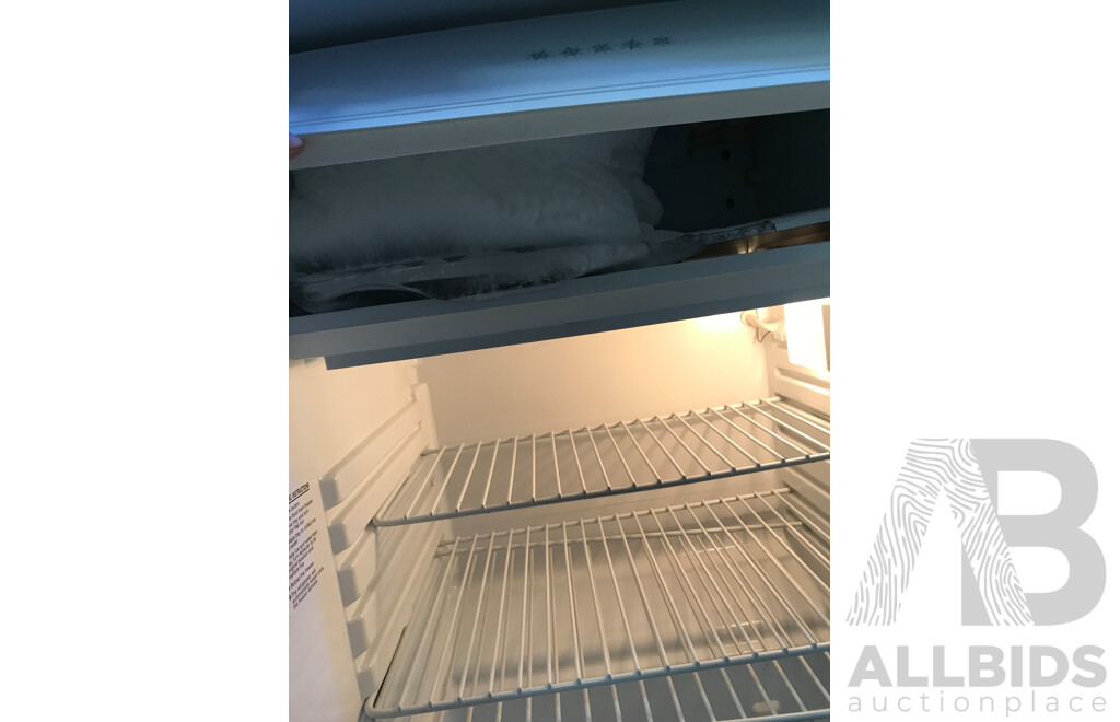 Westinghouse 144 Bar Fridge