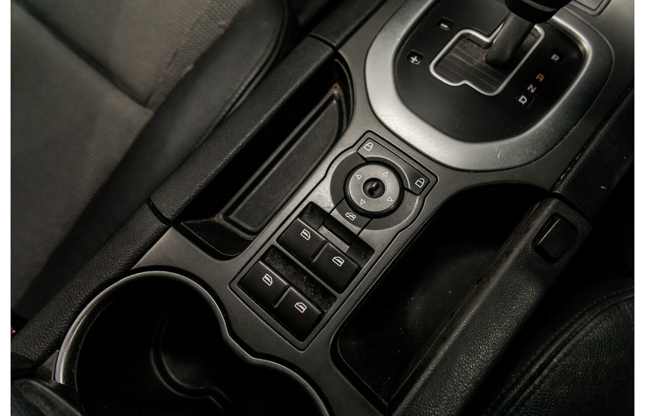 9/2006 Holden Calais VE 4d Sedan Sandstorm Gold Metallic V6 3.6L