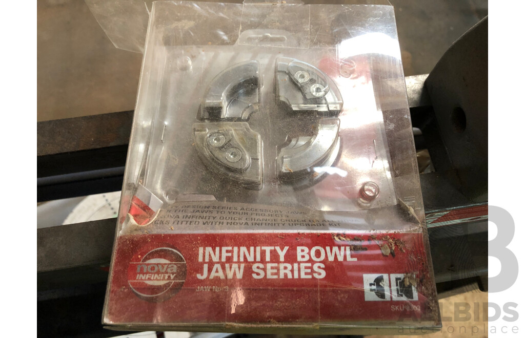 Nova DVR 3000 Woodworking Lathe and Accessories