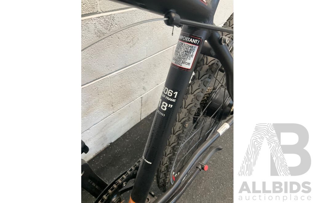 Fluid Bolt E-Bike (46cm Frame)