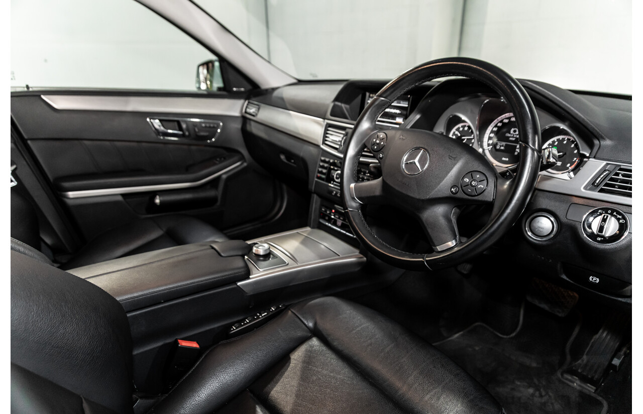 12/2009 Mercedes-Benz E350 Avantgarde W212 4d Sedan Palladium Silver Metallic V6 3.5L