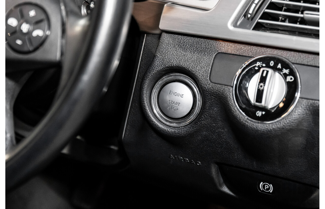 12/2009 Mercedes-Benz E350 Avantgarde W212 4d Sedan Palladium Silver Metallic V6 3.5L