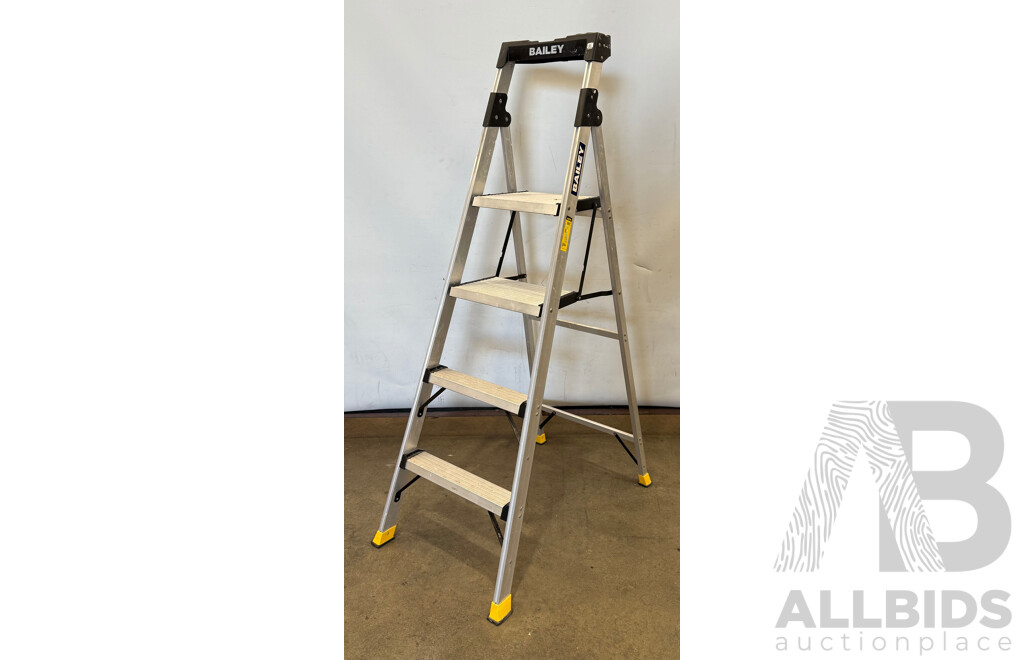 Bailey Twin Platform Step Stool