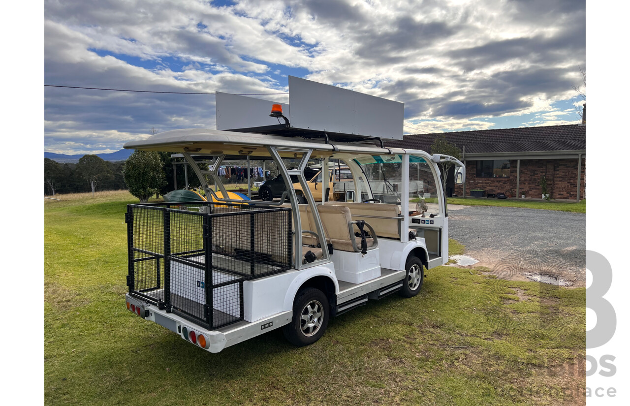 10/2013 EMC EG6118KA03 11 Person Electric Golf Cart Sightseeing Bus