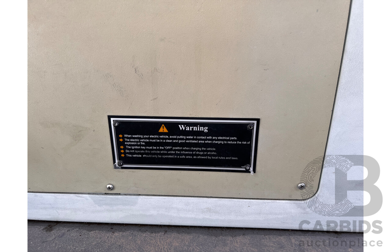 10/2013 EMC EG6118KA03 11 Person Electric Golf Cart Sightseeing Bus