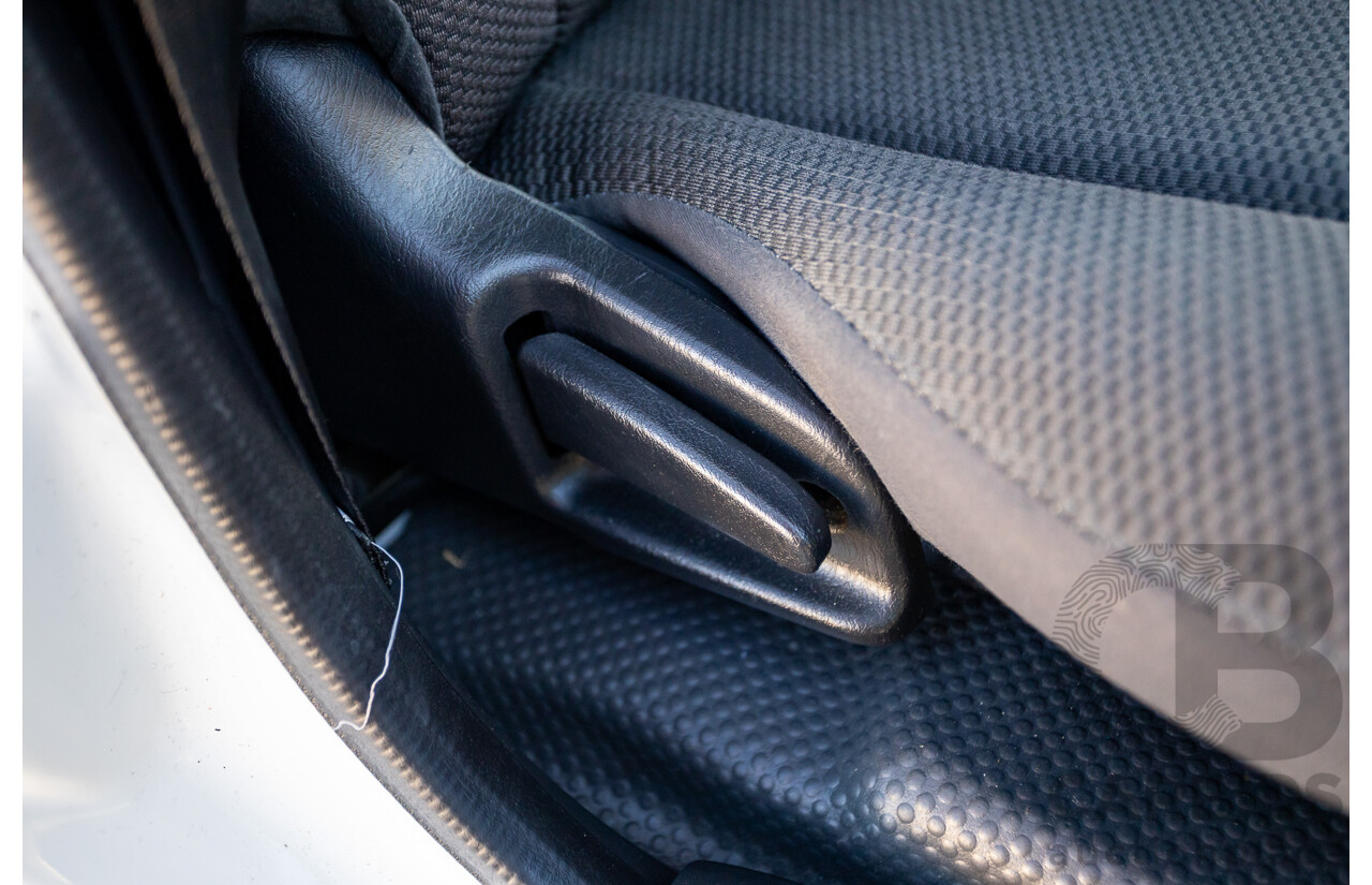 6/2016 Toyota Hiace SLWB KDH221R MY16 4d Van French Vanilla White Turbo Diesel 3.0L