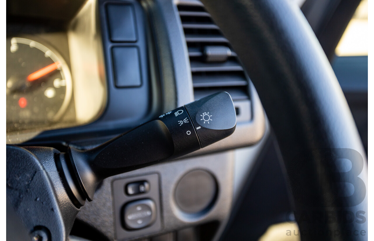 6/2016 Toyota Hiace SLWB KDH221R MY16 4d Van French Vanilla White Turbo Diesel 3.0L