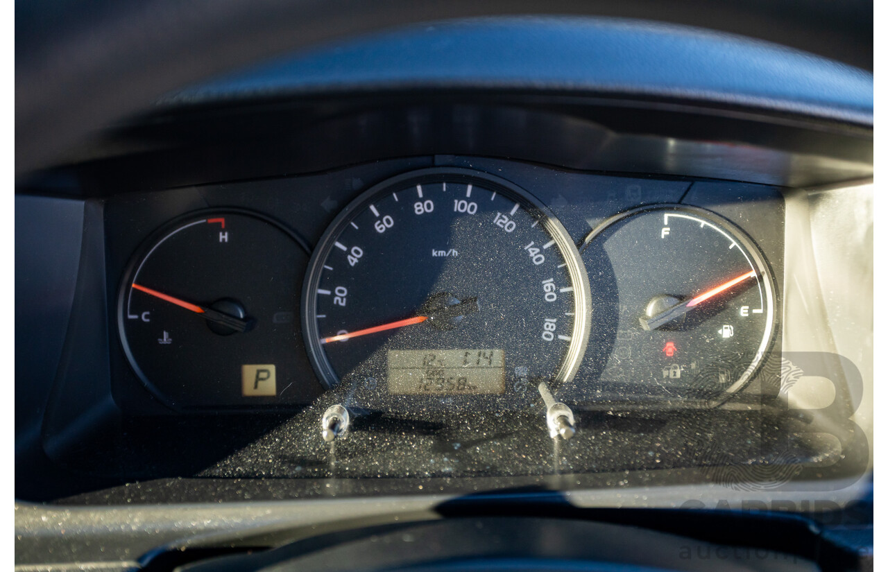 6/2016 Toyota Hiace SLWB KDH221R MY16 4d Van French Vanilla White Turbo Diesel 3.0L