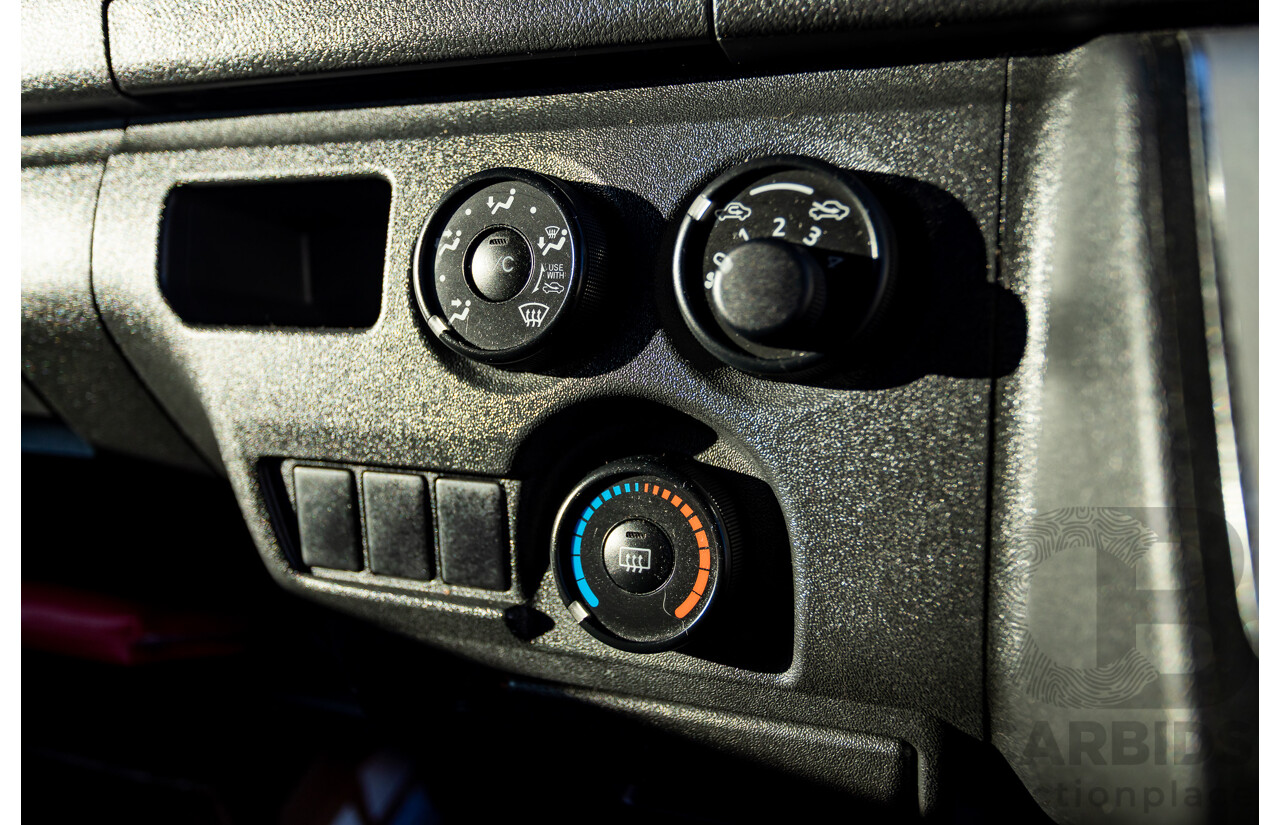 6/2016 Toyota Hiace SLWB KDH221R MY16 4d Van French Vanilla White Turbo Diesel 3.0L