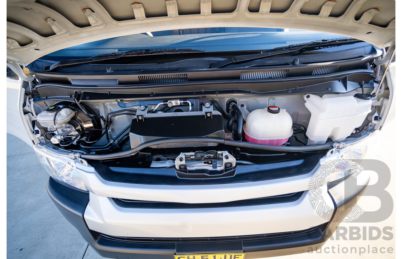 6/2016 Toyota Hiace SLWB KDH221R MY16 4d Van French Vanilla White Turbo Diesel 3.0L